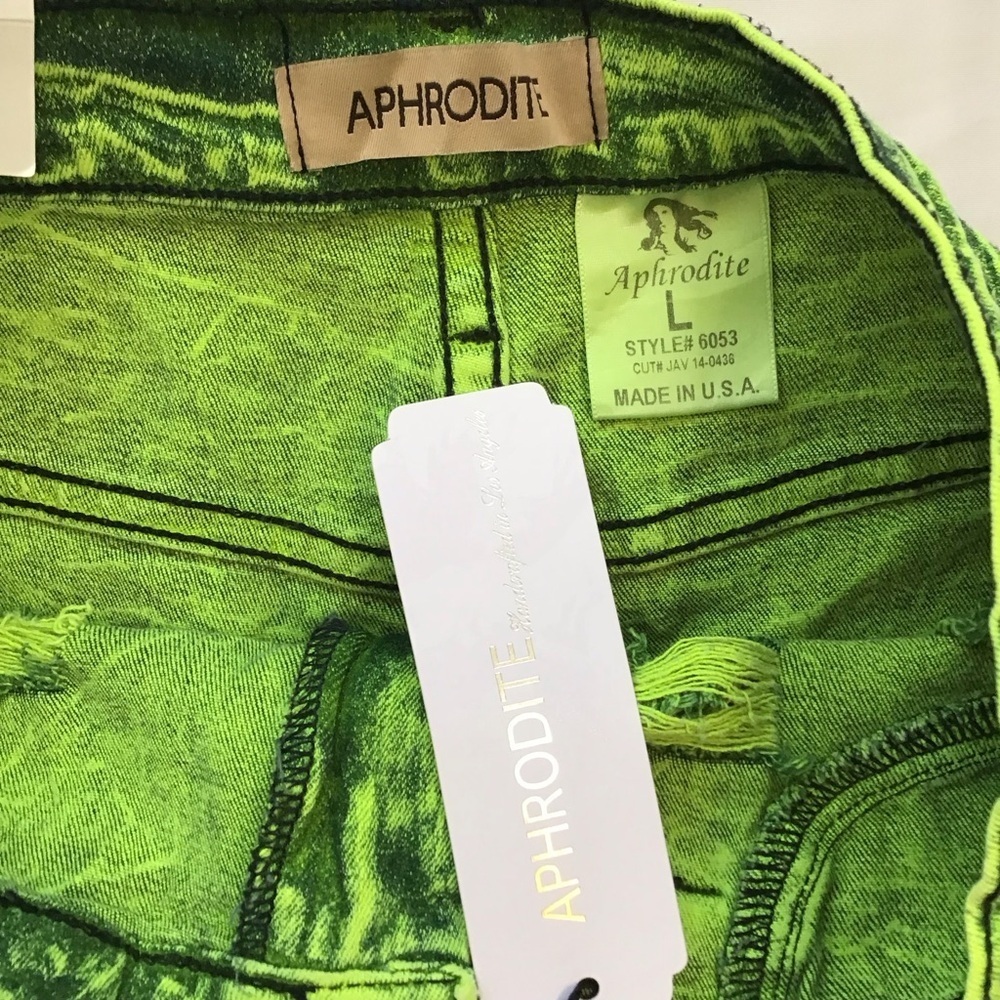 NWT- Aphrodite Women Green High Waist Distressed Raw Hem Summer Jean Shorts L - Picture 9 of 9